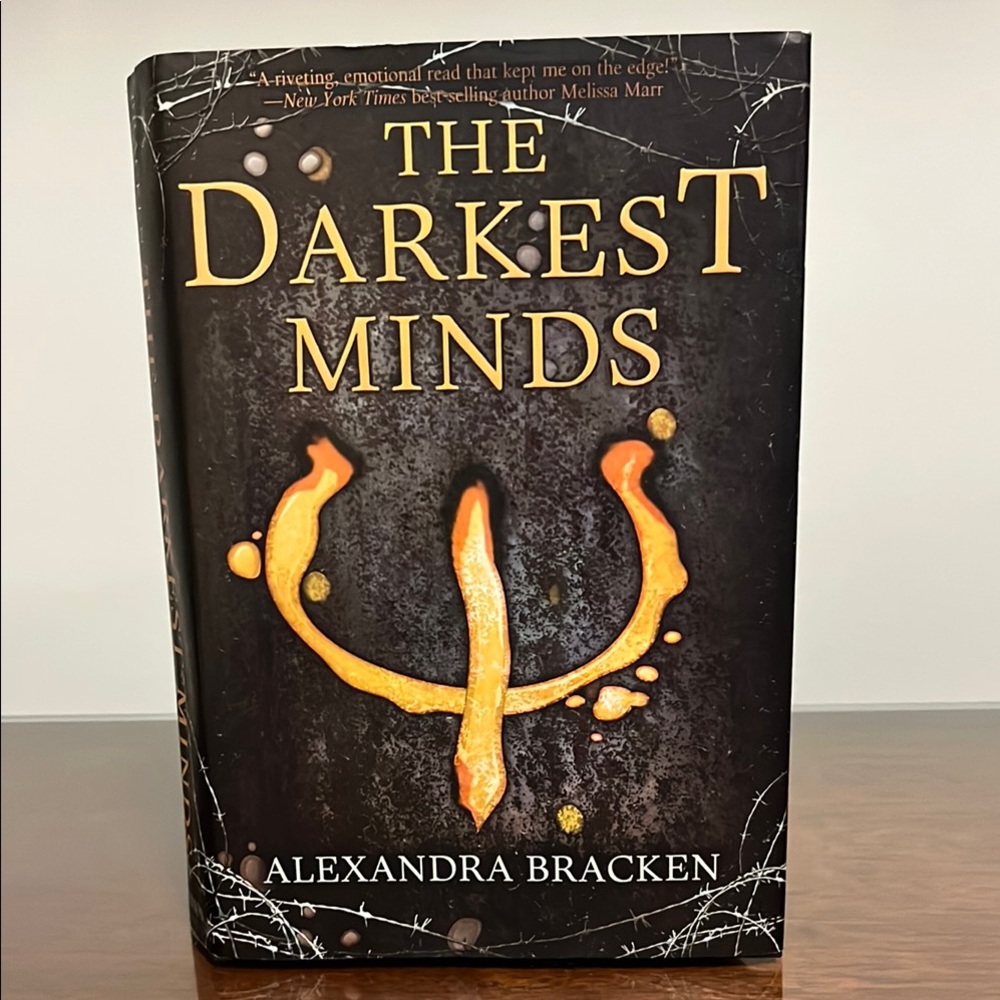 EUC The Darkest Minds Novel By Alexandra Bracken